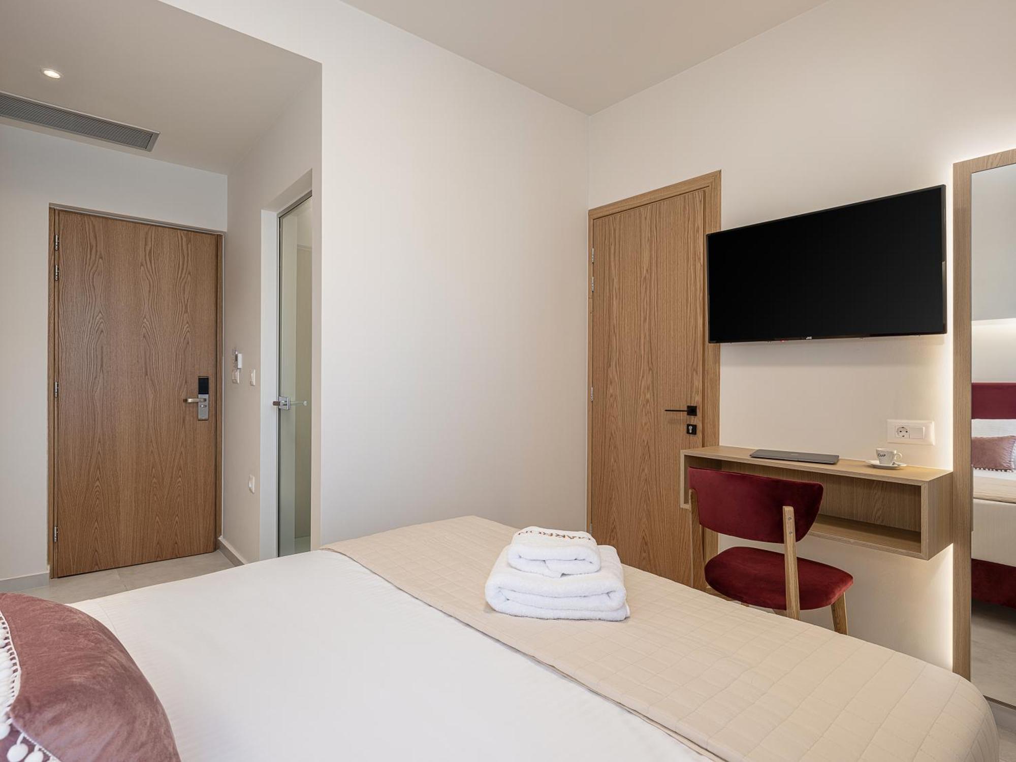 Miss Marrone City Hotel 하니아 외부 사진